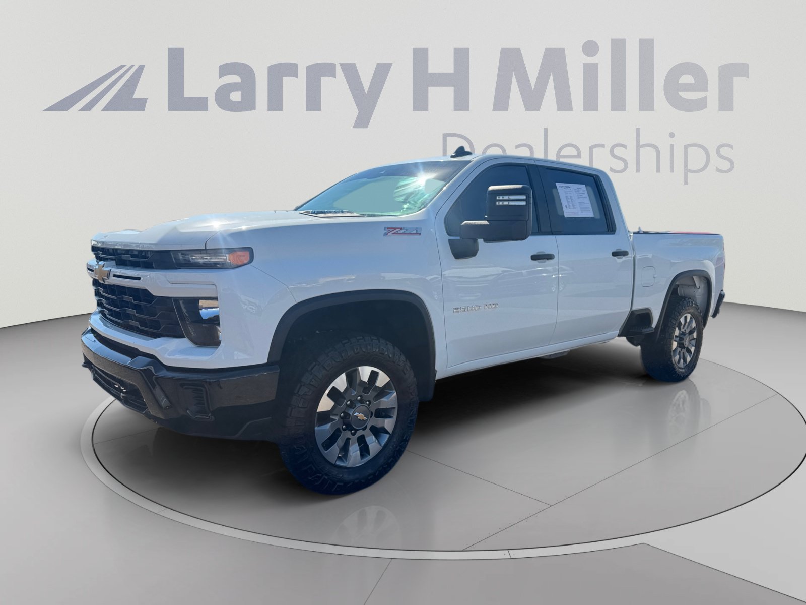 Used 2024 Chevrolet Silverado 2500 Custom w/ Custom Value Package AWD/4WD image 1