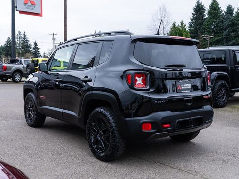 Used 2018 Jeep Renegade Trailhawk image 4