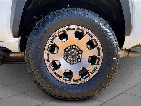 Used 2025 Toyota 4Runner Trailhunter image 10