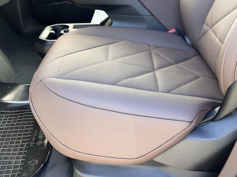 Used 2026 BMW iX xDrive45 w/ Premium Package image 22