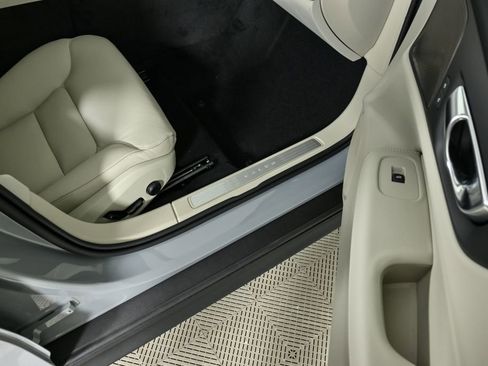 New 2026 Volvo V60 B5 Cross Country Plus w/ Protection Package Premier image 25