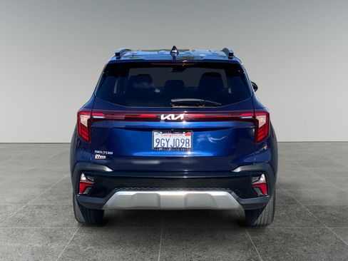 Used 2024 Kia Seltos EX FWD image 4