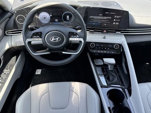 New 2026 Hyundai Elantra Limited image 22