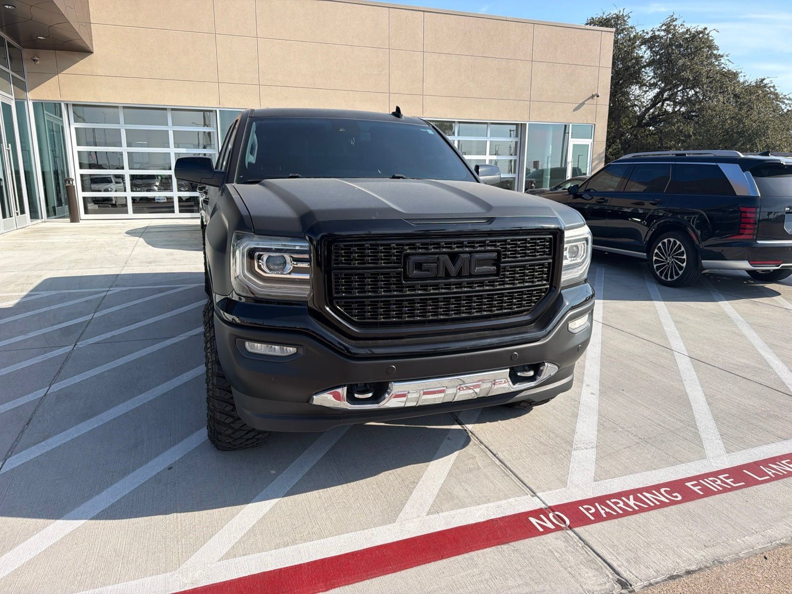 Used 2017 GMC Sierra 1500 Denali w/ Denali Ultimate Package AWD/4WD image 3