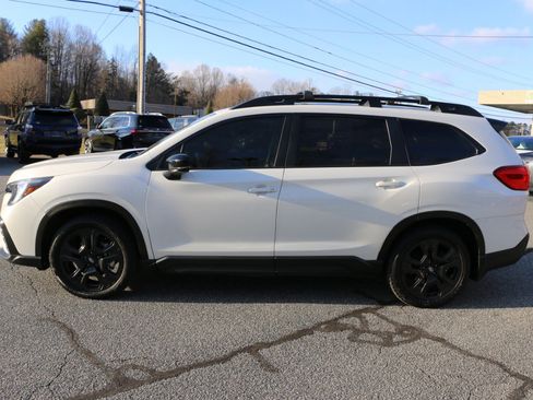 Used 2024 Subaru Ascent Onyx Edition image 2