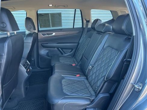 Used 2024 Volkswagen Atlas SEL Premium R-Line image 33