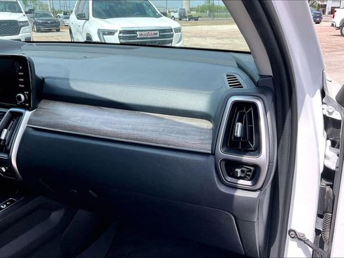 Used 2023 Kia Sorento EX w/ Panoramic Sunroof Package image 23