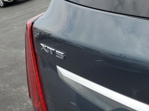 Used 2021 Cadillac XT5 Premium Luxury AWD/4WD image 8