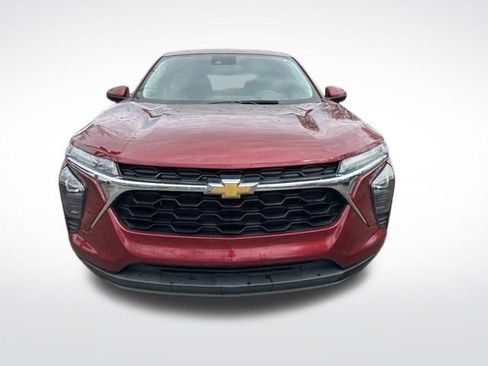 Used 2024 Chevrolet Trax LS w/ LS Convenience Package image 9