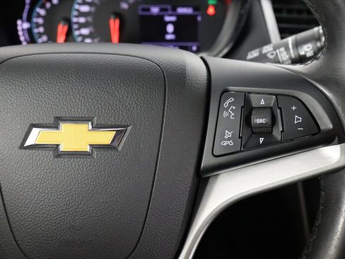 Used 2019 Chevrolet Trax LT w/ LT Convenience Package FWD image 10