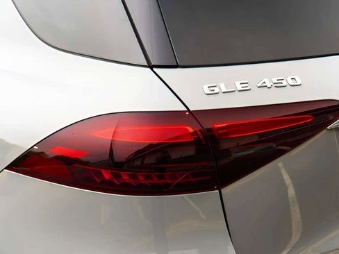 Used 2024 Mercedes-Benz GLE 450 4MATIC w/ Winter Package image 16