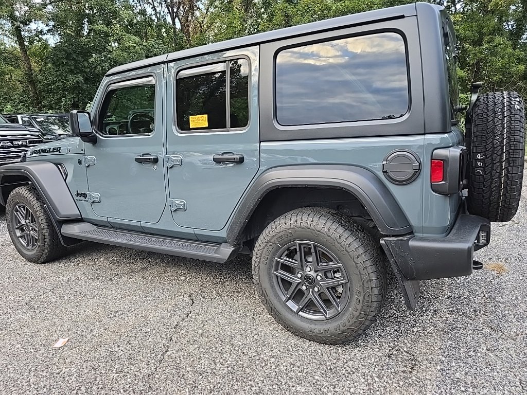 Used 2026 Jeep Wrangler Unlimited Sport AWD/4WD image 4