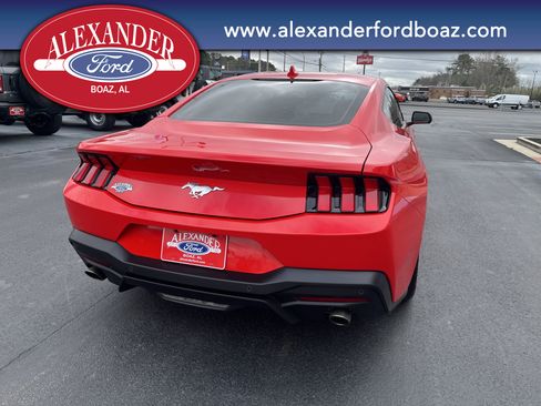 Used 2024 Ford Mustang Coupe image 6