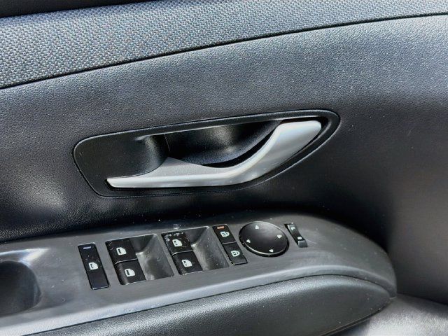 Used 2025 Hyundai Tucson SEL AWD/4WD image 23