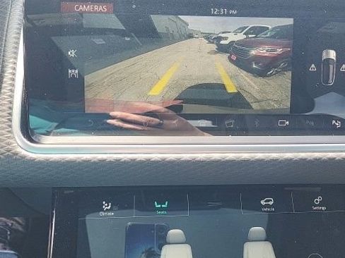 Used 2019 Land Rover Range Rover Velar R-Dynamic SE image 5