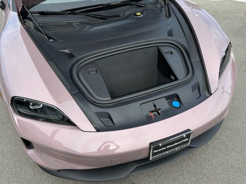 Used 2025 Porsche Taycan image 31