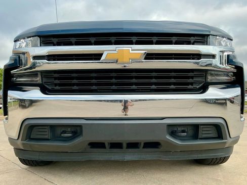 Used 2020 Chevrolet Silverado 1500 LT w/ LT Value Package AWD/4WD image 9