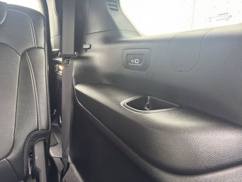 Used 2024 Jeep Grand Cherokee L Limited w/ Luxury Tech Group II image 37