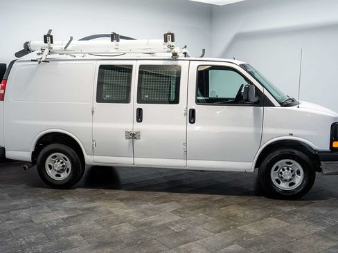 Used 2014 Chevrolet Express 2500 RWD image 6