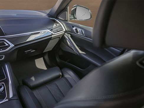 Used 2023 BMW X6 M50i w/ Executive Package image 29