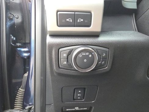 Used 2019 Ford F250 Lariat w/ Chrome Package image 19