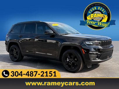 Used 2025 Jeep Grand Cherokee Limited w/ Black Appearance Package