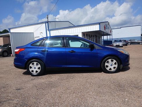 Used 2012 Ford Focus S FWD image 3