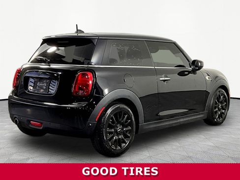Used 2021 MINI Cooper 2-Door Hardtop w/ Premium Package FWD image 6