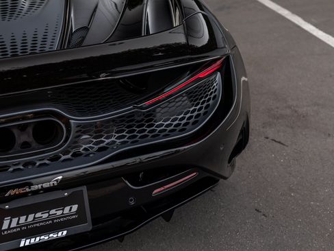 Used 2024 McLaren 750S Spider RWD image 27