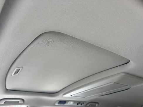 Used 2013 Honda Odyssey Touring Elite image 12