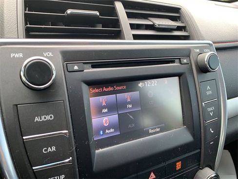 Used 2015 Toyota Camry XSE image 21