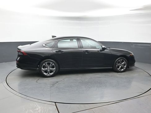 Used 2023 Honda Accord EX image 7