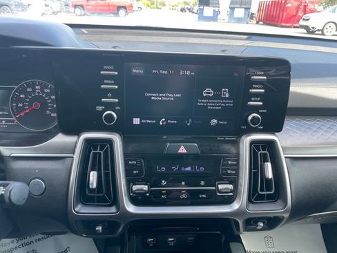 Used 2021 Kia Sorento S w/ Panoramic Sunroof Package FWD image 12
