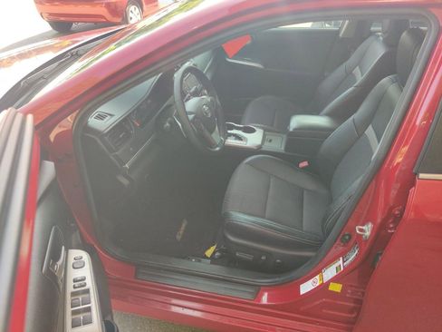 Used 2014 Toyota Camry SE FWD image 12