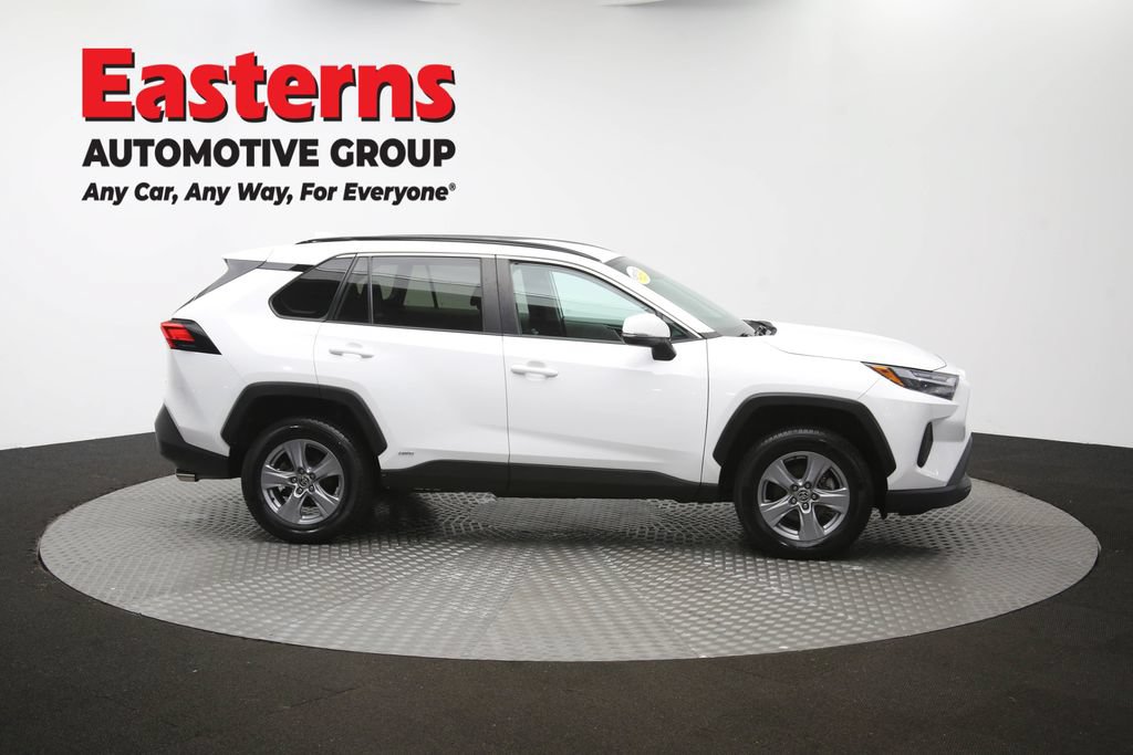 Used 2022 Toyota RAV4 XLE AWD/4WD image 46