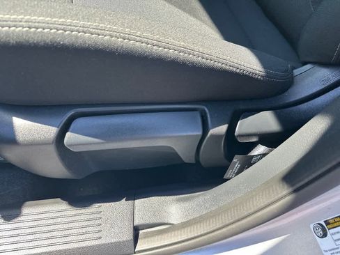 Used 2025 Nissan Rogue S image 14