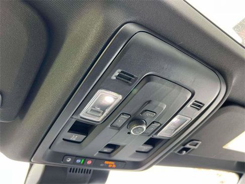 Used 2025 Chevrolet Suburban LT w/ Comfort Package image 29