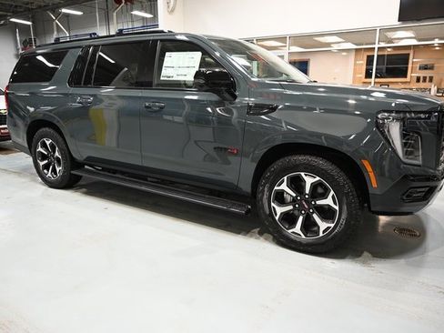 New 2026 GMC Yukon XL AT4 Ultimate w/ LPO, Illumination Package image 9