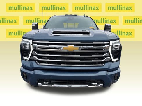 Used 2024 Chevrolet Silverado 2500 High Country w/ High Country Premium Package image 2