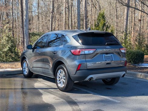 Used 2022 Ford Escape SE w/ Cold Weather Package image 5