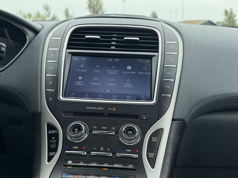 Used 2020 Lincoln Nautilus Reserve w/ Equipment Group 201A FWD image 47