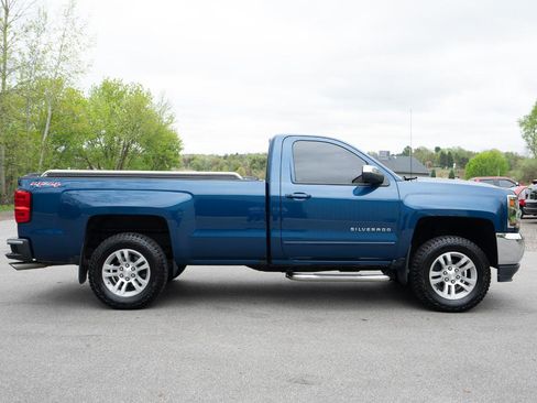 Used 2017 Chevrolet Silverado 1500 LT w/ LT Convenience Package AWD/4WD image 2