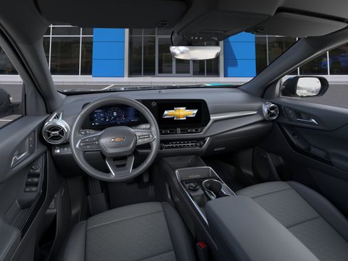 New 2026 Chevrolet Equinox LT w/ Convenience Package II FWD image 15