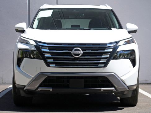 Used 2024 Nissan Rogue SL w/ SL Premium Package FWD image 6