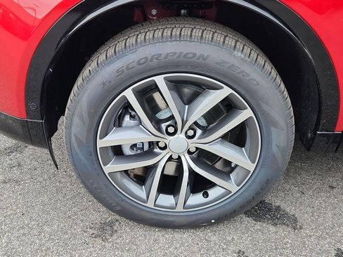 New 2026 Land Rover Discovery Sport Landmark image 9