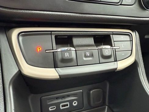 Used 2023 GMC Terrain Denali w/ Black Diamond Edition image 31