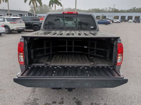 Certified 2021 Nissan Frontier SV w/ Midnight Edition Floor Mats image 13
