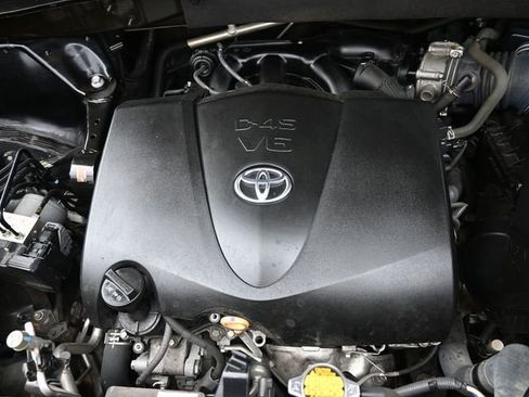 Used 2017 Toyota Highlander Limited AWD/4WD image 36