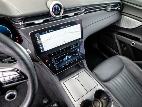 Used 2024 Maserati Grecale GT AWD/4WD image 25