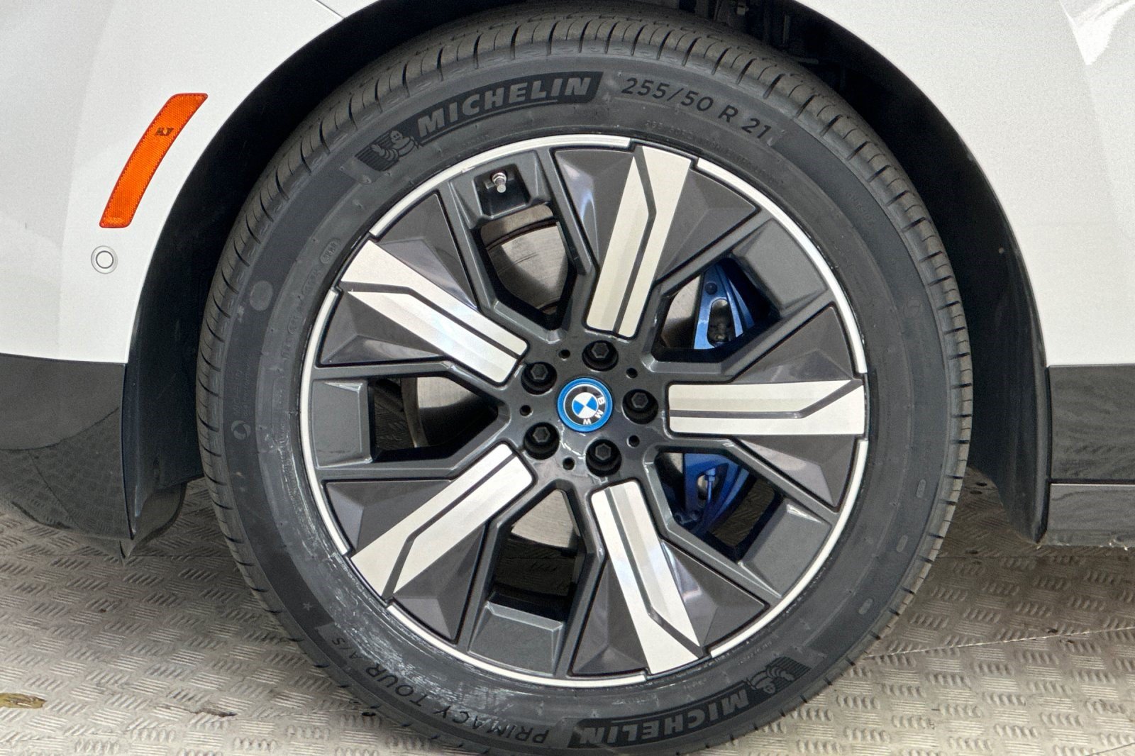 Certified 2024 BMW iX xDrive50 w/ Premium Package AWD/4WD image 12